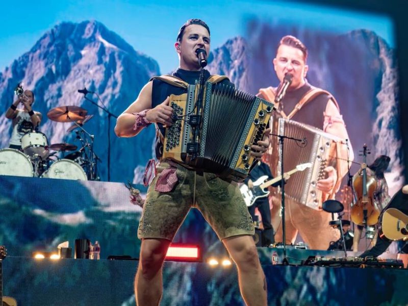 Andreas Gabalier Tour „Dirndl-Wahnsinn-Hulapalu“ – Die rockigsten Bilder