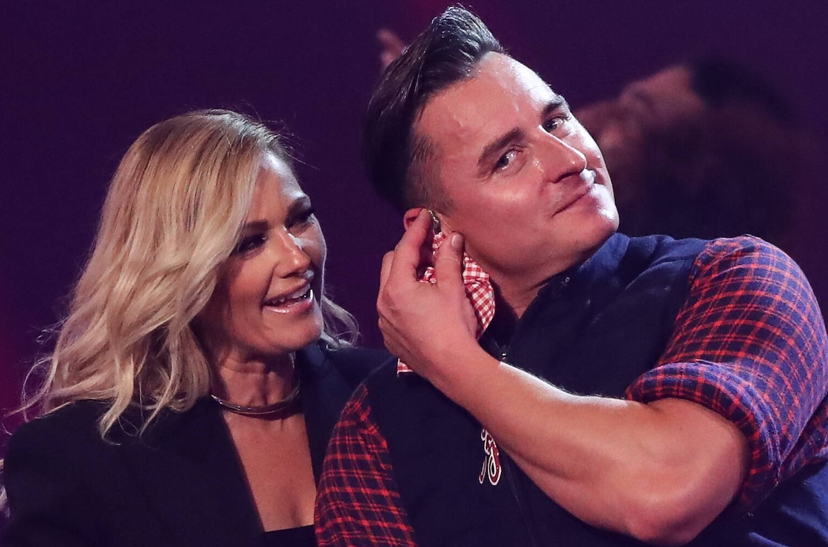 Saengerin Helene Fischer GER mit Sanger Andreas Gabalier waehrend des grossen Finals der Show auf der Buehne - ARD Liveshow Schlagerbooom 2019 aus der Westfalenhalle in Dortmund - Fotografiert am 02.11.2019 *** Singer Helene Fischer GER with singer Andreas Gabalier during the grand finale of the show on stage ARD Liveshow Schlagerbooom 2019 from the Westfalenhalle in Dortmund Photographed on 02 11 2019 Pressebuero Schroedter