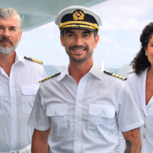 Die Crew des ZDF-Traumschiff (Daniel Morgenroth (l.), Florian Silbereisen (m.) und Barbara Wussow (r.)) © ZDF / Dirk Bartling