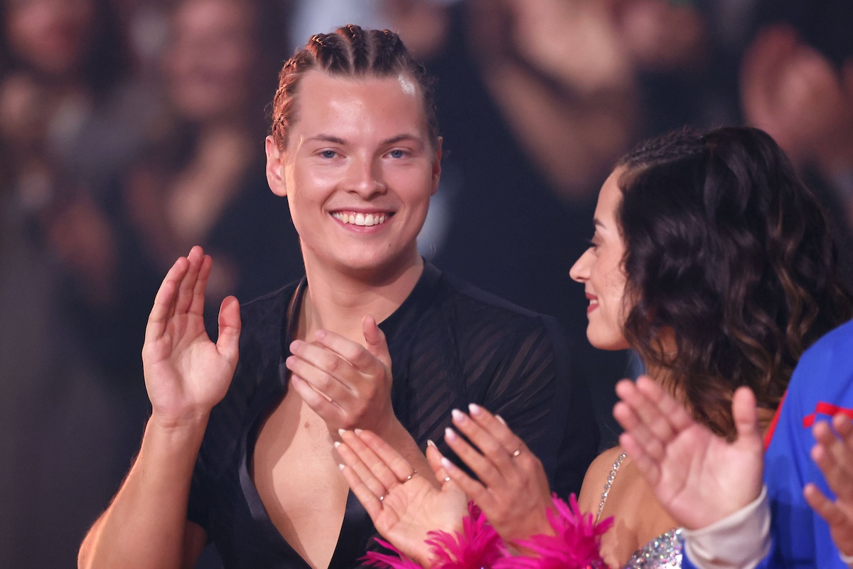 Sâ€°nger Gabriel Kelly und Tâ€°nzerin Malika Dzumaev in der siebten Live-Show bei der 17. Staffel der RTL-Tanzshow Let s Dance im MMC Coloneum. KË†ln, 19.04.2024 NRW Deutschland *** Singer Gabriel Kelly and dancer Malika Dzumaev in the seventh live show of the 17th season of the RTL dance show Let s Dance at the MMC Coloneum Cologne, 19 04 2024 NRW Germany Copyright: xChristophxHardtx