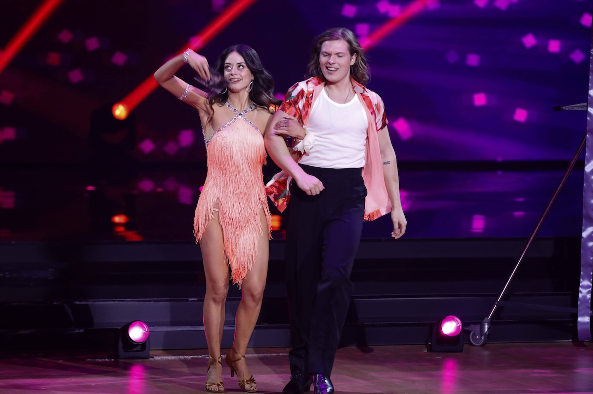 Gabriel Kelly und Malika Dzumaev in der vierten Live-Show der 17. Staffel der RTL-Tanzshow Let s Dance im MMC Coloneum. KË†ln, 22.03.2024 *** Gabriel Kelly and Malika Dzumaev in the fourth live show of the 17th season of the RTL dance show Let s Dance at MMC Coloneum Cologne, 22 03 2024 Foto:xR.xSchmiegeltx/xFuturexImagex lets_dance2203_4435