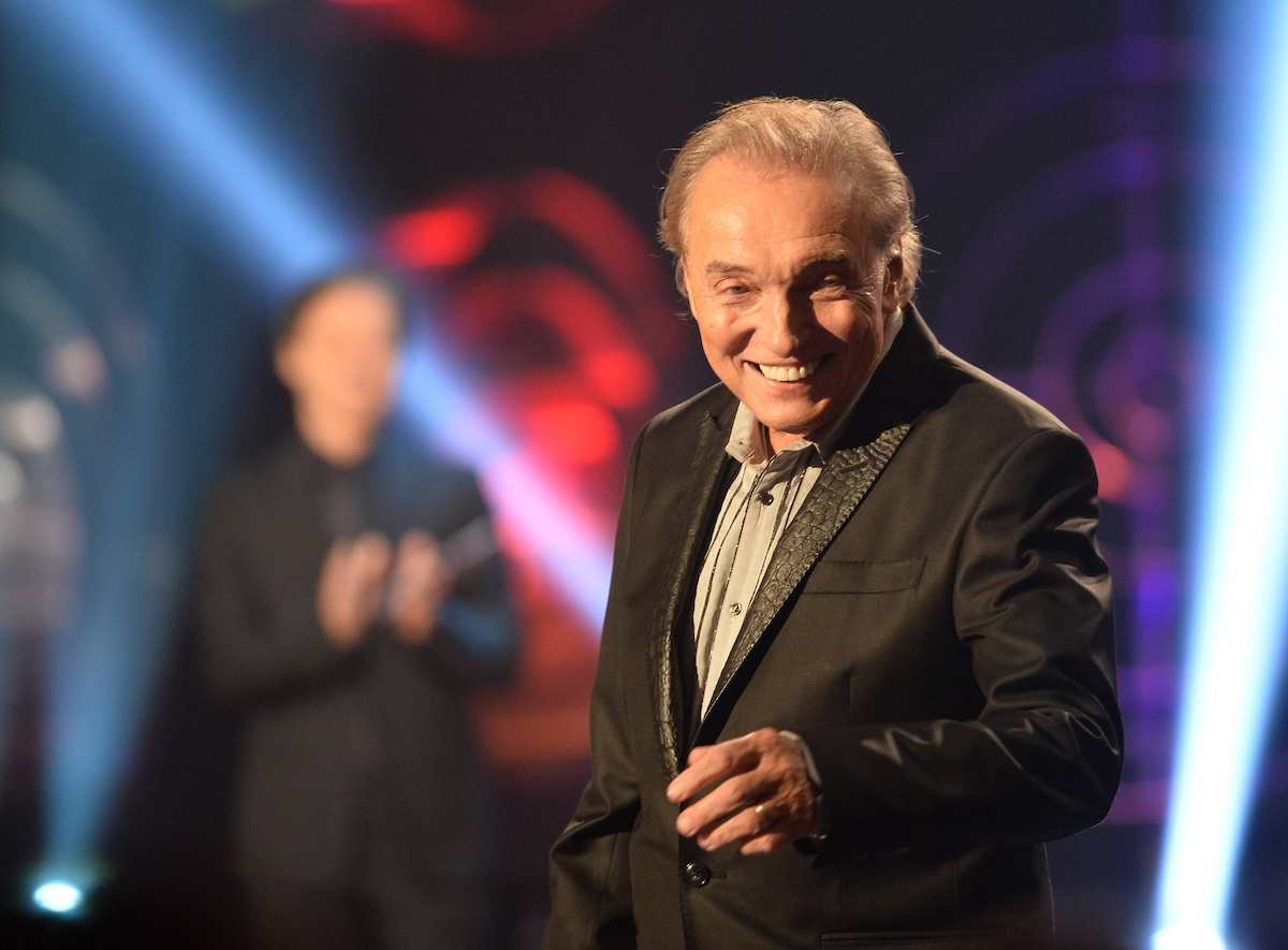 Czech pop singer Karel Gott, 76, won the Czech Nightingale pop music contest in Prague, Czech Republic, November 28, 2015. This year it is for the 40th time in his career. He participated in the awarding ceremony shortly as he is being treated for a lymph node malignant tumorous disease. (CTKxPhoto/KaterinaxSulova) CTKPhotoP201511280692101 PUBLICATIONxINxGERxSUIxAUTxONLY SUK_2540 Czech Pop Singer Karel God 76 Won The Czech NIGHTINGALE Pop Music Contest in Prague Czech Republic November 28 2015 This Year IT IS for The 40th Time in His Career he participated in The awarding Ceremony shortly As he IS Being treated for a lymph node malignant tumorous Disease CTKxPhoto KaterinaxSulova PUBLICATIONxINxGERxSUIxAUTxONLY SUK_2540