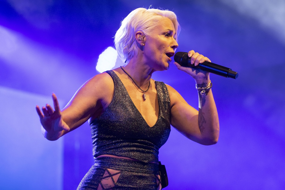 Schlagerparty Unterhaltung: Schlagerparty am 26.08.2022 in Telgte Nordrhein-Westfalen. Michelle steht in Telgte auf der BÂ¸hne Telgte Planwiese Nordrhein-Westfalen Deutschland *** Schlager party entertainment Schlager party on 26 08 2022 in Telgte North Rhine Westphalia Michelle is on stage in Telgte Telgte Planwiese North Rhine Westphalia Germany Copyright: xMarcoxSteinbrenner/Kirchner-Mediax