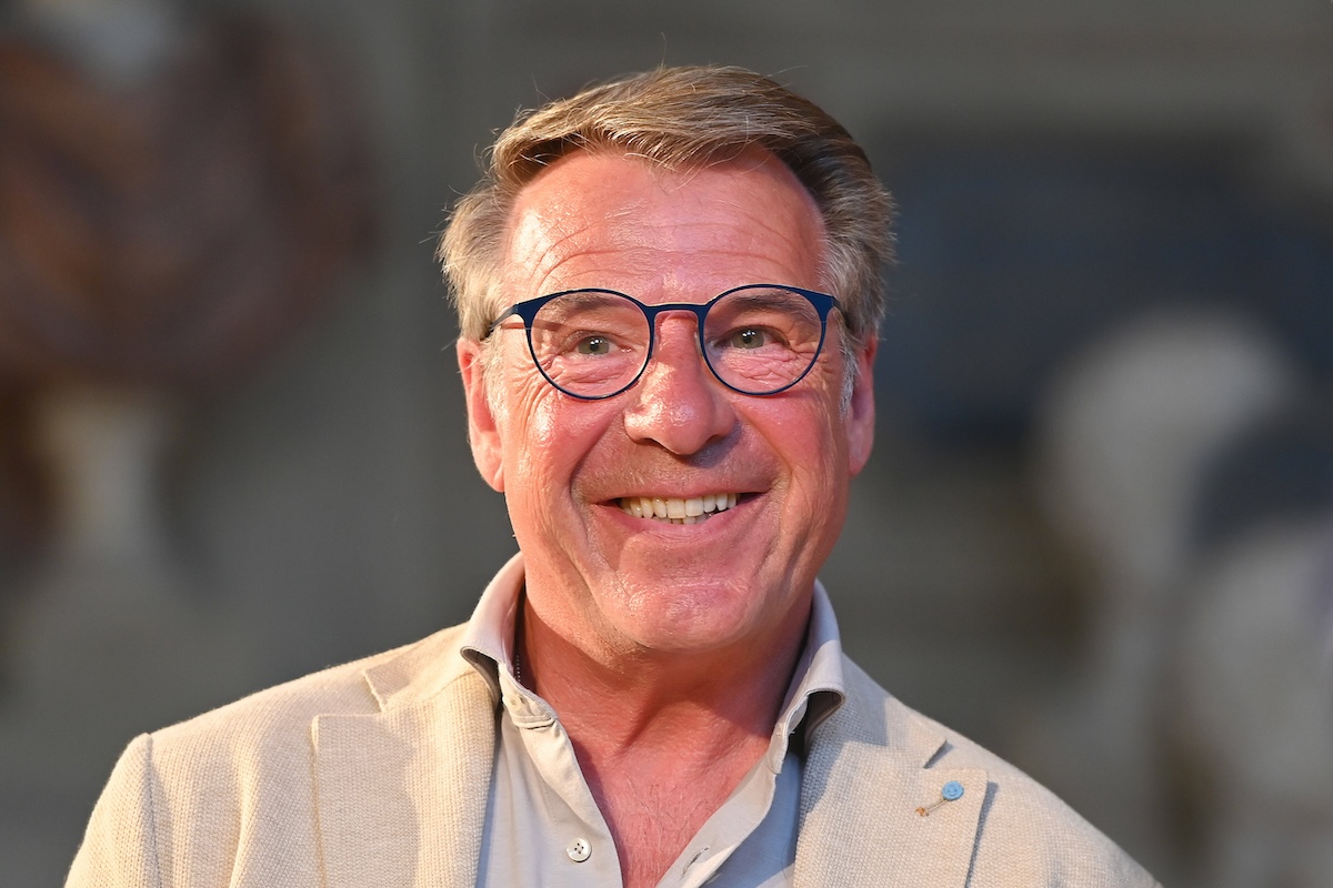 Patrick LINDNER Saenger,Schauspieler, Einzelbild,angeschnittenes Einzelmotiv,Portraet,Portrait,Portrâ€°t. Verleihung Bayerischer Verdienstorden im Antiquariat der Residenz in Muenchen am 10.07.2024 *** Patrick LINDNER Saenger, actor, single picture, cropped single motif, portrait, portrait, portrait award Bavarian Order of Merit in the Antiquariat of the Residence in Munich on 10 07 2024