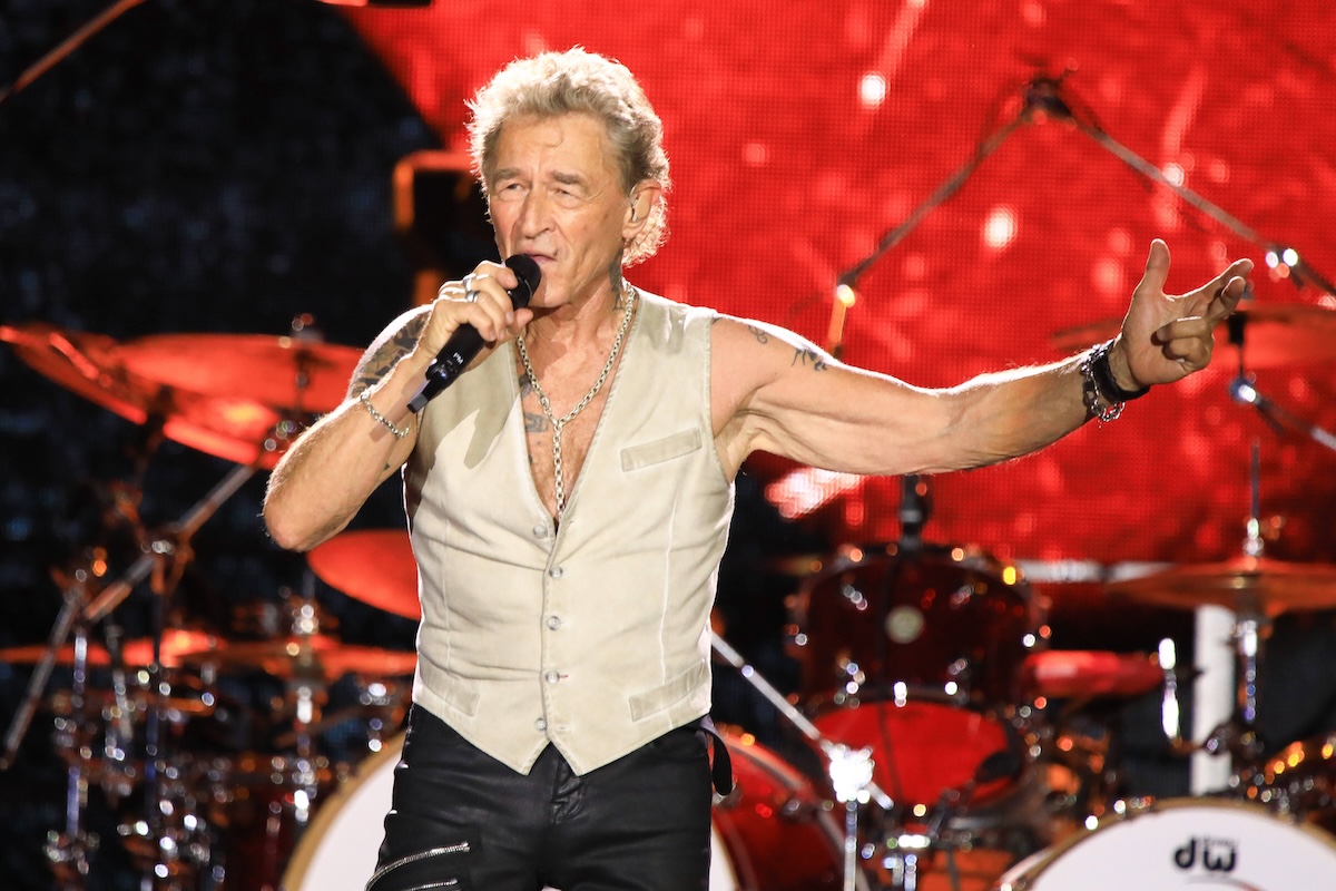 Peter Maffay beim Konzert auf dem Erfurter Domplatz Erfurt, 29.06.2024 Yaris Makkay Sohn von Peter Maffay beim Konzert von Peter Maffay - We Love Rock n Roll - Farewell Tour 2024 - Konzert auf dem Erfurter Domplatz Foto: Matthias Grâ€°nzdË†rfer ThÂ¸ringen Germany *** Peter Maffay at the concert on Erfurt Cathedral Square Erfurt, 29 06 2024 Yaris Makkay son of Peter Maffay at the concert of Peter Maffay We Love Rock n Roll Farewell Tour 2024 concert on Erfurt Cathedral Square Photo Matthias Grâ€°nzdË†rfer Thuringia Germany Copyright: xMatthiasxGrâ€°nzdË†rferx