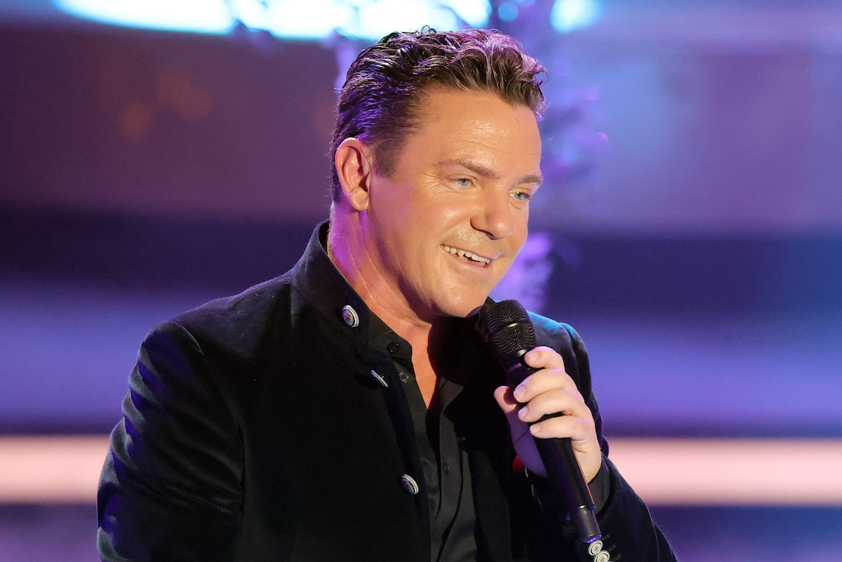 ZDF Spendengala Die schË†nsten Weihnachts-Hits mit Carmen Nebel Stefan Mross bei der ZDF Spendengala Die schË†nsten Weihnachts-Hits mit Carmen Nebel. Live-Spendengala vom 07.12.2023 zu Gunsten von Misereor und Brot fÂ¸r die Welt. Bavaria Studios, MÂ¸nchen. Bayern, Deutschland. *** ZDF Spendengala Die schË†nsten Weihnachts Hits mit Carmen Nebel Stefan Mross at the ZDF Spendengala Die schË†nsten Weihnachts Hits mit Carmen Nebel Live Spendengala from 07 12 2023 in favor of Misereor and Brot fÂ¸r die Welt Bavaria Studios, Munich Bavaria, Germany