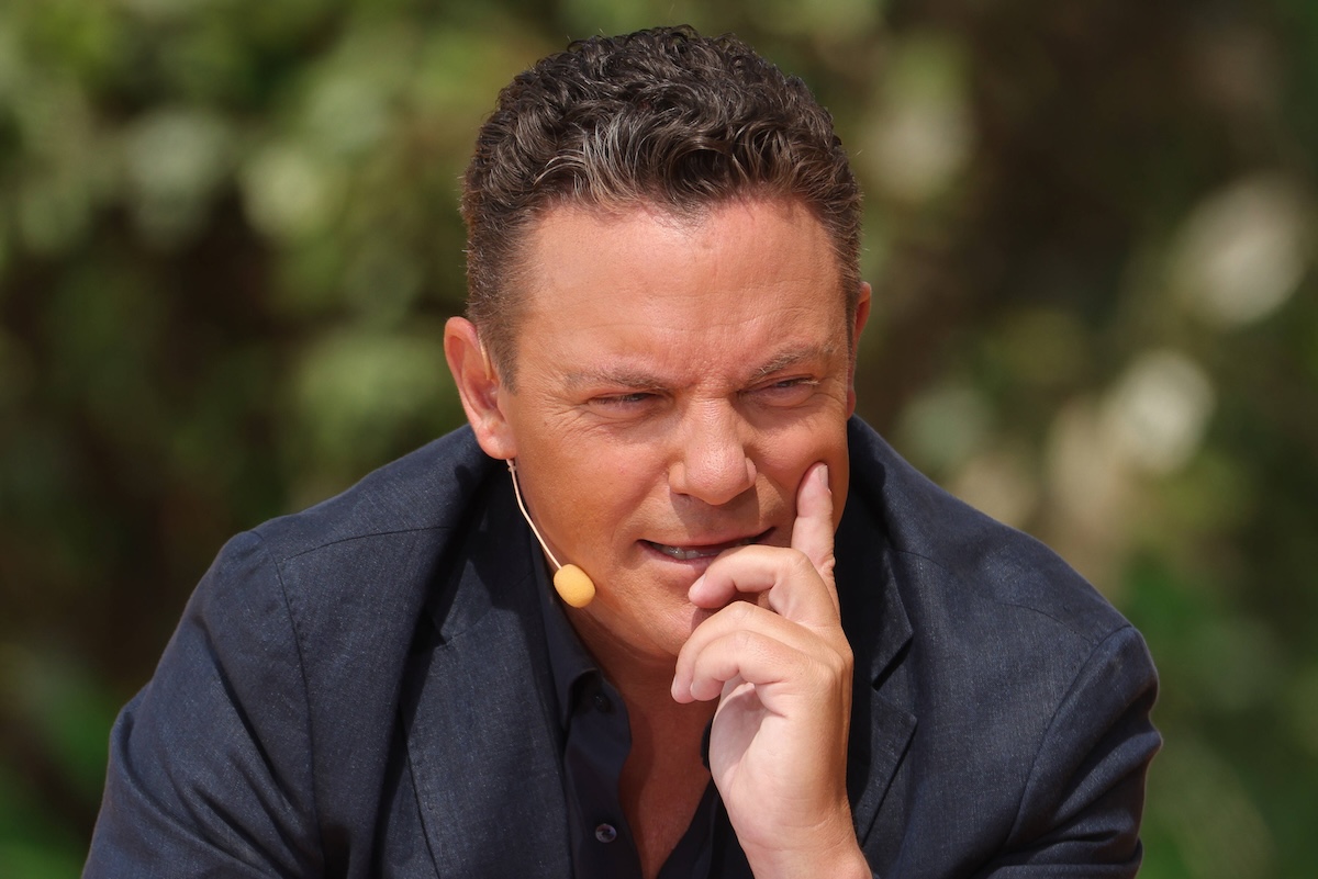 Stefan Mross - Immer wieder sonntags 2024, Folge 01 Stefan Mross mit Holzwurm Willi. ARD-Unterhaltungsshow Immer wieder sonntags. TV-Aufzeichnung und Live-â€¹bertragung vom 16.06.2024 aus dem Wasserpark Rulantica, Rust. Baden-WÂ¸rttemberg, Deutschland. *** Stefan Mross Immer wieder sonntags 2024, Episode 01 Stefan Mross with Holzwurm Willi ARD entertainment show Immer wieder sonntags TV recording and live broadcast from 16 06 2024 from the Rulantica water park, Rust Baden WÂ¸rttemberg, Germany