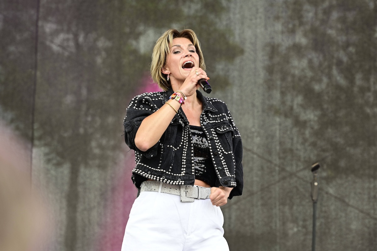 Anna Maria Zimmermann beim Radio Schlagerparadies Sommer Open Air 2024 im Messepark. LË†bau, 23.06.2024 *** Anna Maria Zimmermann at the Radio Schlagerparadies Summer Open Air 2024 at Messepark LË†bau, 23 06 2024 Foto:xM.xWehnertx/xFuturexImagex schlagerparadies_4650