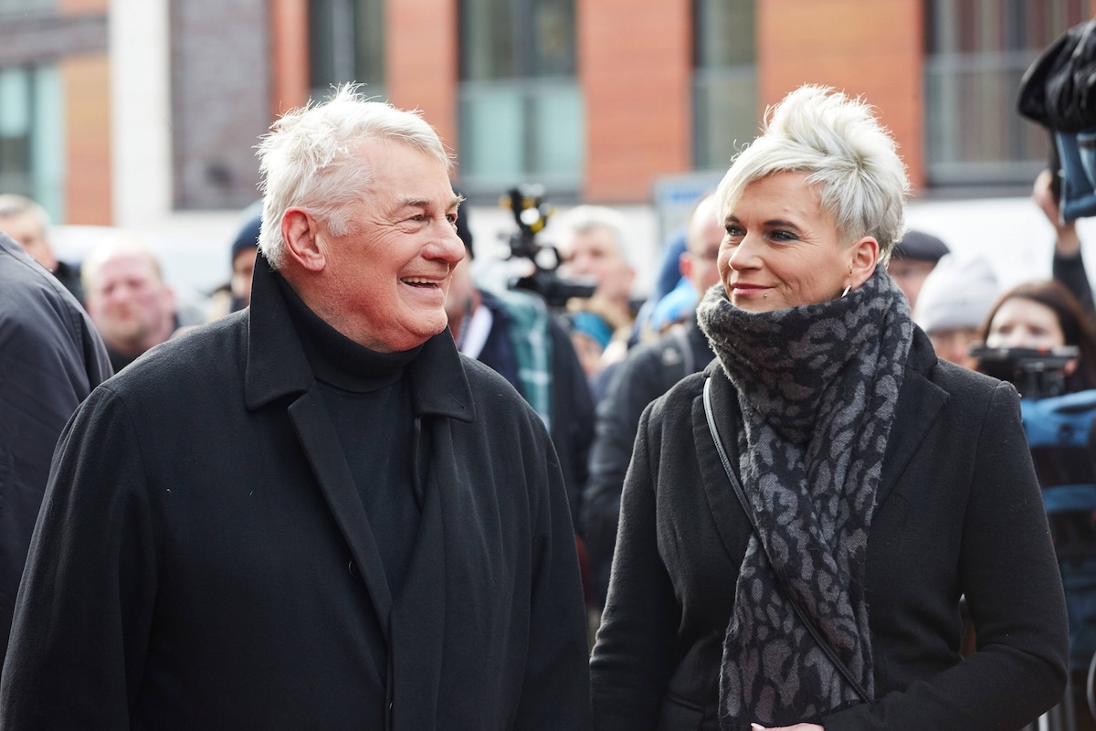 Heinz Hoenig mit Ehefrau Annika Kâ€°rsten bei der Trauerfeier fÂ¸r Jan Fedder in der Hamburger Hauptkirche St. Michaelis. *** Heinz Hoenig with his wife Annika Kâ€°rsten at the funeral service for Jan Fedder in Hamburgs main church St Michaelis Copyright: xEventpressxGolejewskix