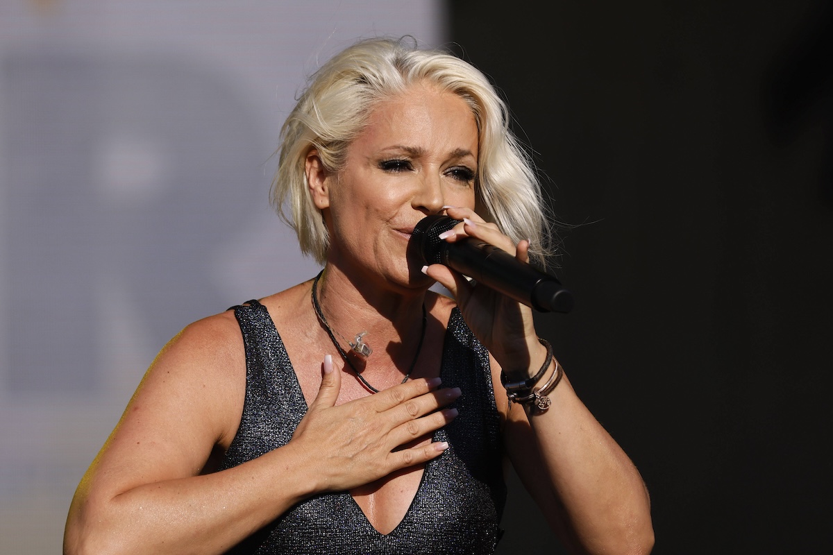 Sâ€°ngerin Michelle bei ihrem Auftritt im Rahmen des Open-Air Konzerts Lieblingslieder - Deutschlands grË†ï¬‚tes Ohrwurm-Spektakel von Markus Krampe Entertainment in der Bonner Rheinaue. Bonn, 06.08.2022 NRW Deutschland *** Singer Michelle during her performance at the open air concert Lieblingslieder Deutschlands grË†ï¬‚tes Ohrwurm Spektakel by Markus Krampe Entertainment in Bonn Rheinaue Bonn, 06 08 2022 NRW Germany Copyright: xChristophxHardtx