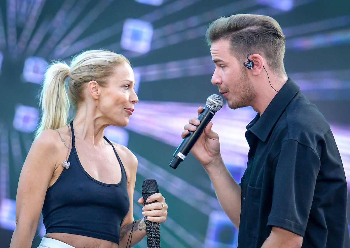 06.07.2024, xlakx, Entertainment Musik, SchlagerHammer in Oranienburg emspor, v.l. Saengerin Michelle buergerl.anja Gisela Hewer und Saenger Eric Philippi tritt bei der Sommerparty vom Schlager Radio âˆšÃ¡SchlagerHammerâˆšÃ  in der Orangerie Oranienburg auf. Oranienburg *** 06 07 2024, xlakx, Entertainment Music, SchlagerHammer in Oranienburg emspor, f l singer Michelle buergerl anja Gisela Hewer and singer Eric Philippi perform at the summer party of Schlager Radio âˆšÃ¡SchlagerHammerâˆšÃ  in the Orangerie Oranienburg Oranienburg Daniel Lakomski