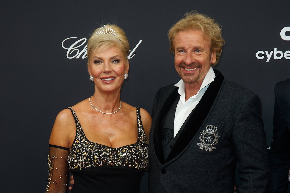 Bambi Verleihung 2023 Karina Mross und Thomas Gottschalk bei der Bambi Verleihung 2023 im Studio 9 der Bavaria Filmstadt am 16.11.2023 in MÂ¸nchen. *** Bambi Awards 2023 Karina Mross and Thomas Gottschalk at the Bambi Awards 2023 in Studio 9 of the Bavaria Filmstadt on 16 11 2023 in Munich Copyright: xEventpressxKochanx